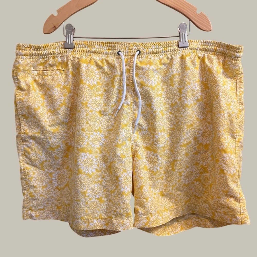 Trunks Surf & Swim Co Swim Shorts Mens 2XL Yellow Floral Mesh Lined Pockets